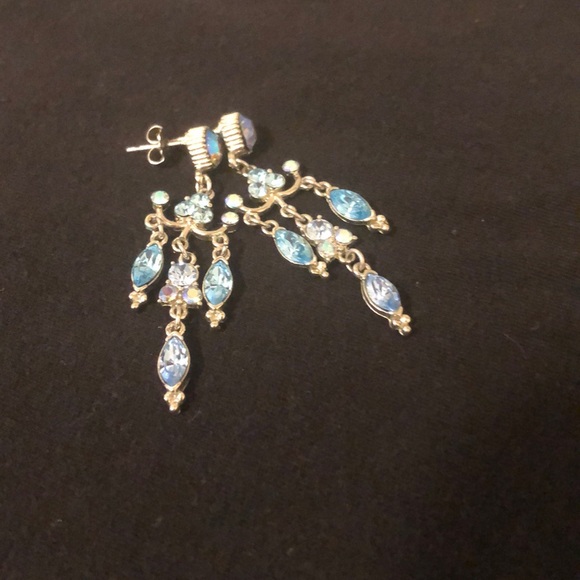 🆕💎Blue Jeweled💎 Chandelier Earrings! - Picture 3 of 3
